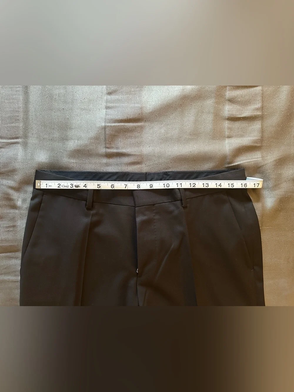 Hugo Boss 38R - 32W Hayes - Gibson Black 100% Virgin Wool Suit